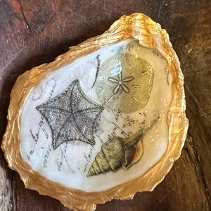 3.5” Hand Painted Decoupage Oyster Shell
